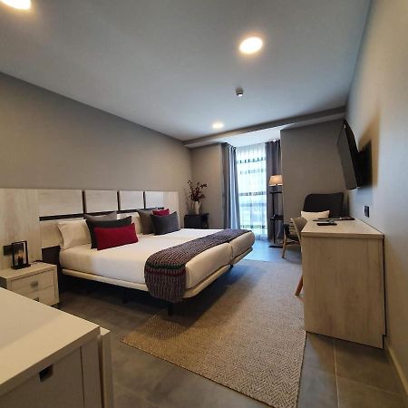 Apartahotel 5Dos5 Οβιέδο Εξωτερικό φωτογραφία