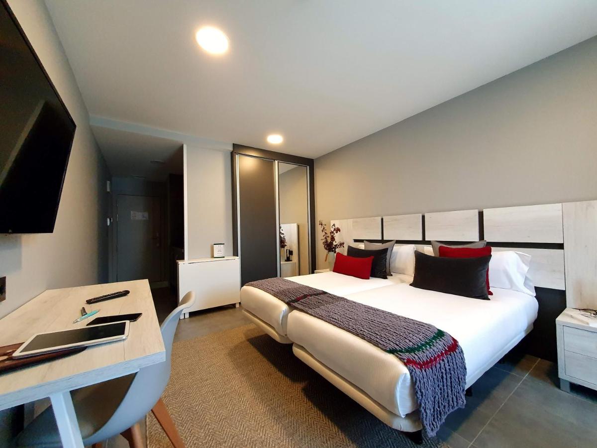 Apartahotel 5Dos5 Οβιέδο Εξωτερικό φωτογραφία