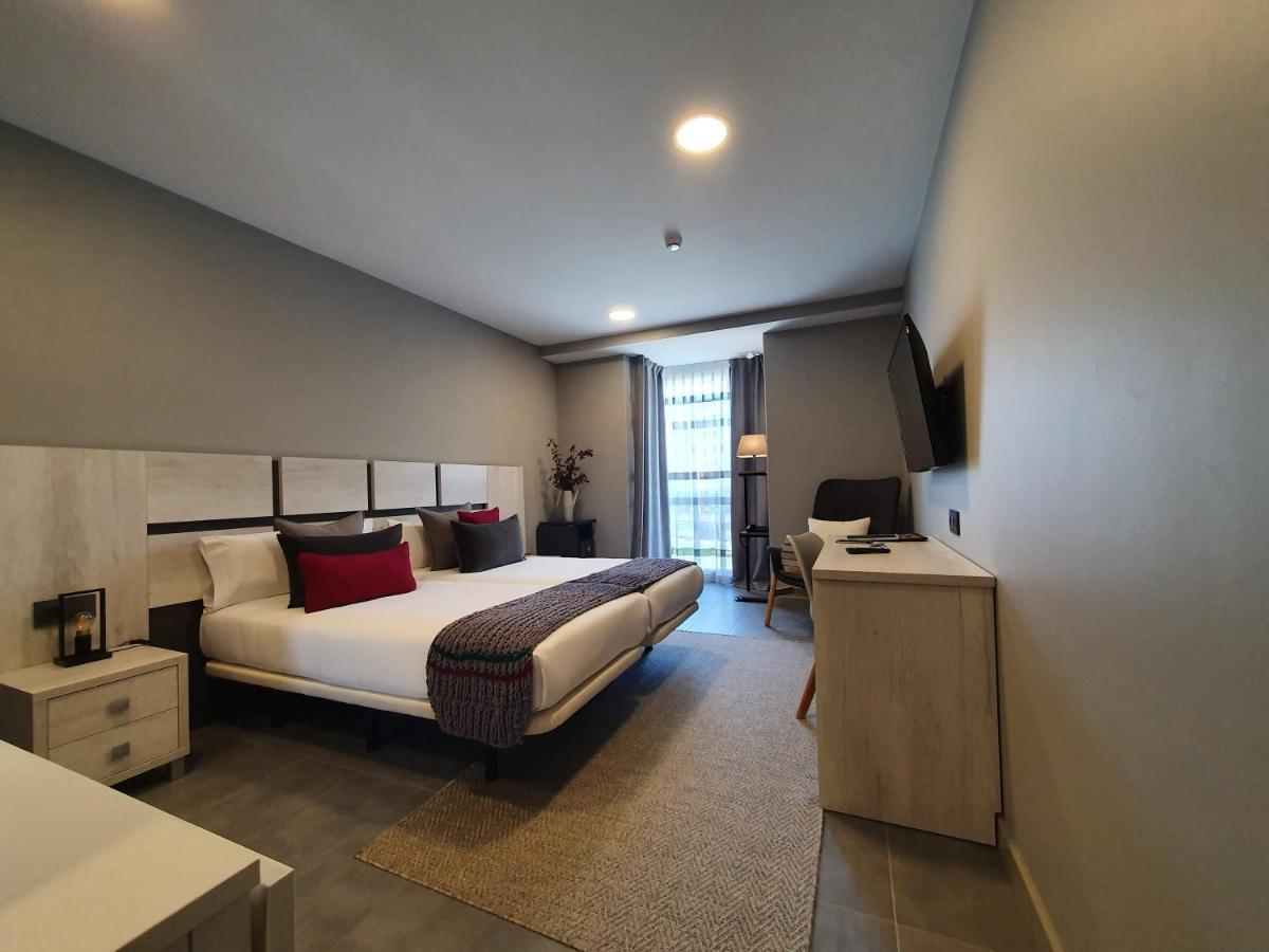 Apartahotel 5Dos5 Οβιέδο Εξωτερικό φωτογραφία