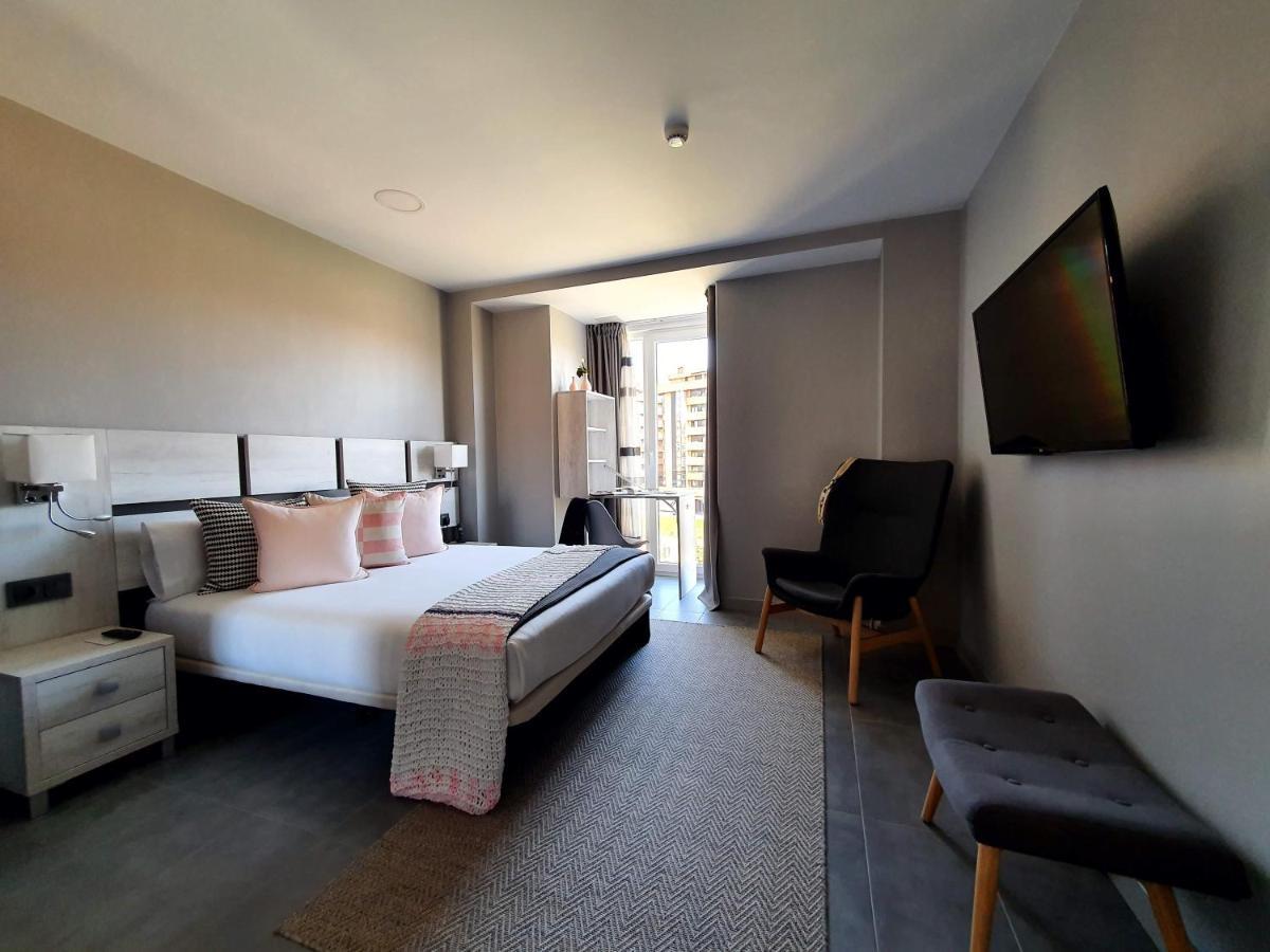 Apartahotel 5Dos5 Οβιέδο Εξωτερικό φωτογραφία