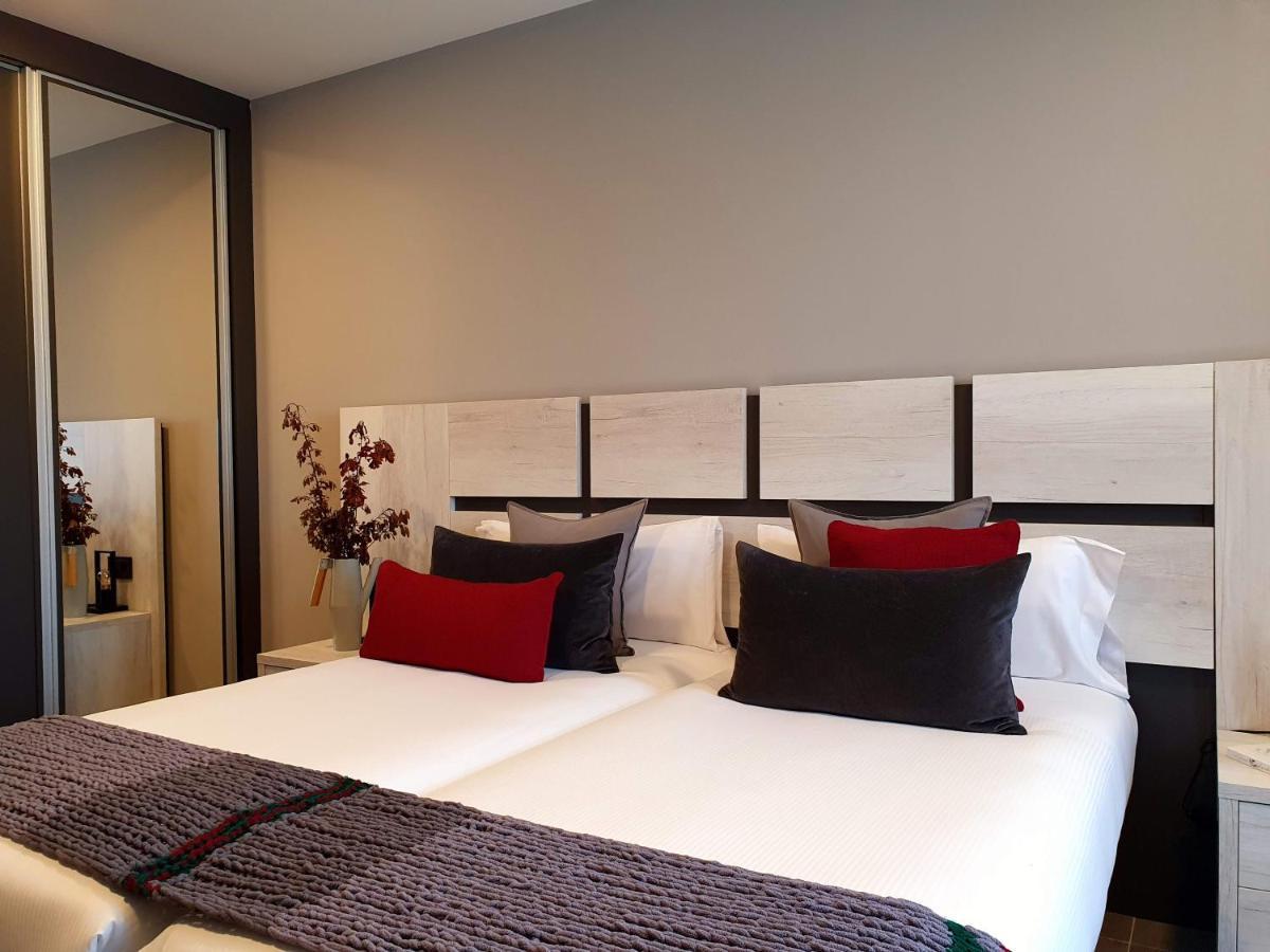 Apartahotel 5Dos5 Οβιέδο Εξωτερικό φωτογραφία