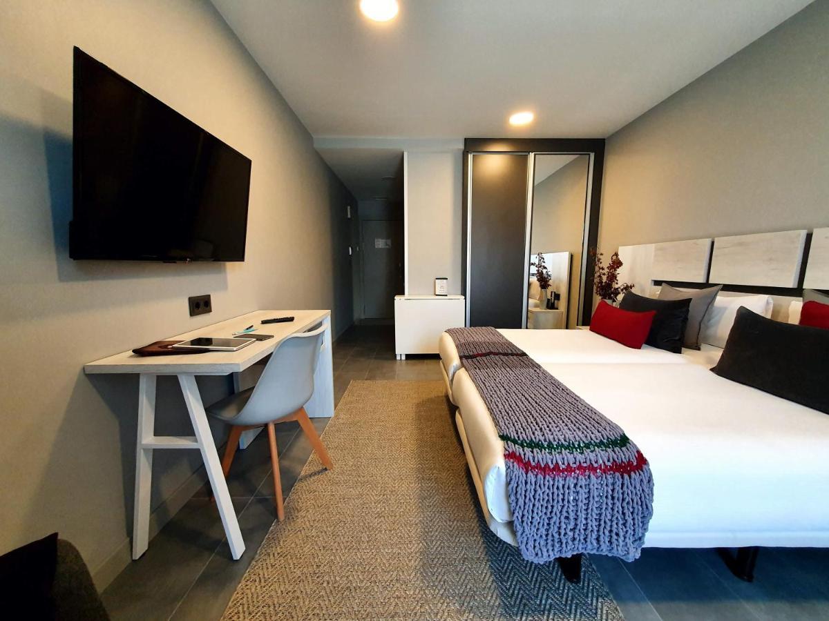 Apartahotel 5Dos5 Οβιέδο Εξωτερικό φωτογραφία