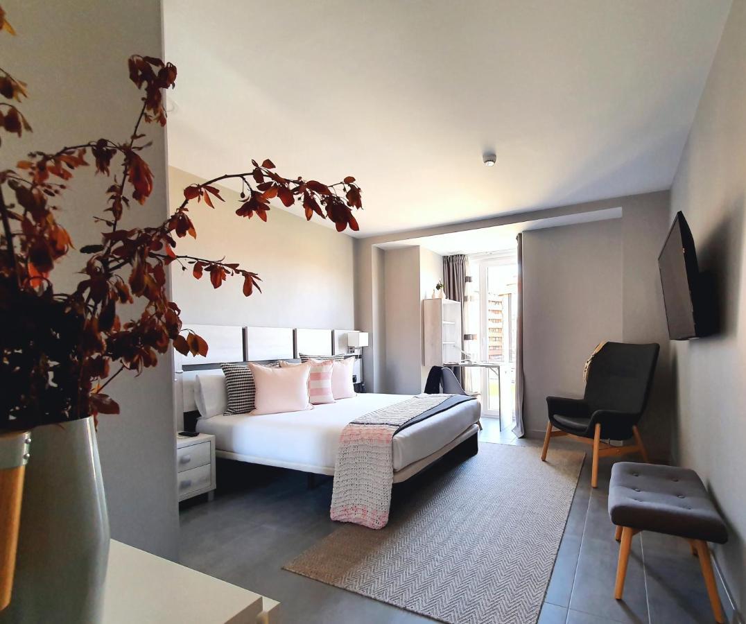 Apartahotel 5Dos5 Οβιέδο Εξωτερικό φωτογραφία