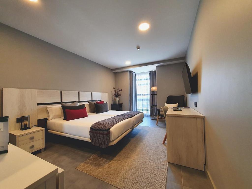 Apartahotel 5Dos5 Οβιέδο Εξωτερικό φωτογραφία